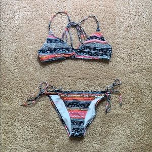 Volcom Bikini Top + Bottom